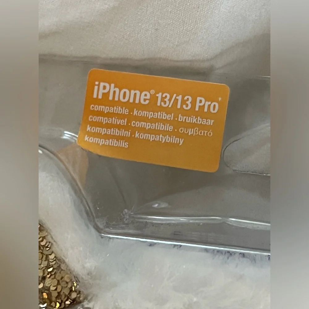 BRAND NEW Claire’s Furry White Kitty Cat Apple iPhone 13/13‎ Pro Phone Case